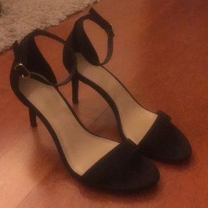 Black heels - Like New